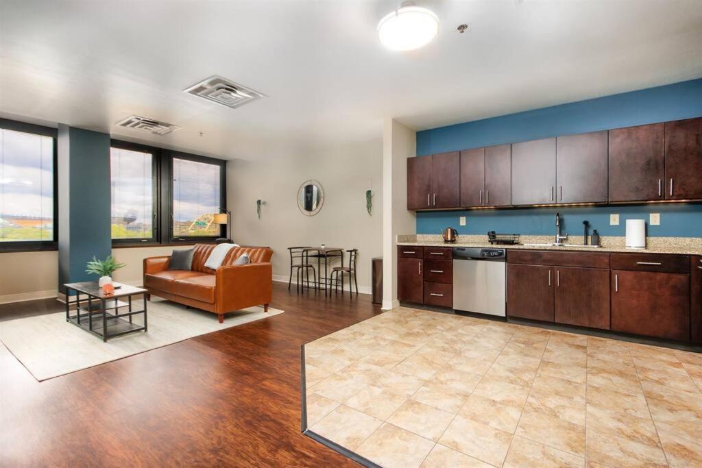 Sweeping Stadium Views Wonderfully Located 24-7 Parking Gym Lounge Pittsburgh Exterior foto